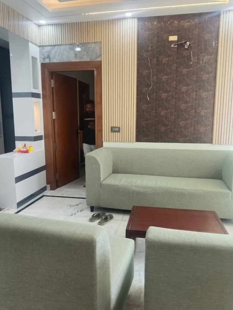 Bedroom, paras-tierea 2 Bedroom 925 Sq.Ft. Apartment In Sector 137 Noida 9102987