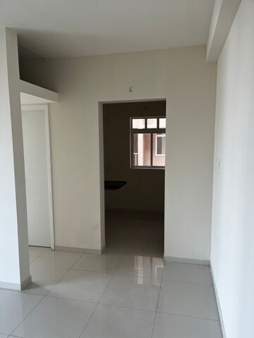 Room in 1 BHK Apartment at Godrej Green Vistas, Mahalunge – for Rent