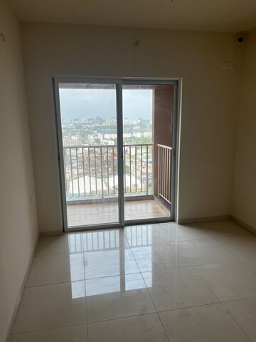 Room in 1 BHK Apartment at Godrej Green Vistas, Mahalunge – for Rent