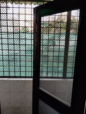 Room in 3 BHK Builder Floor at Rohini Sector 11 – for Sale