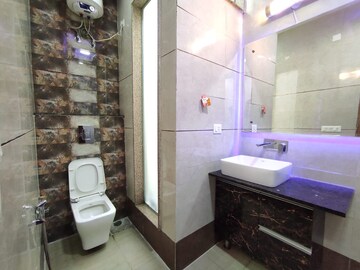 Bathroom in 3 BHK Builder Floor at SS 100, Sector 49 – for Rent