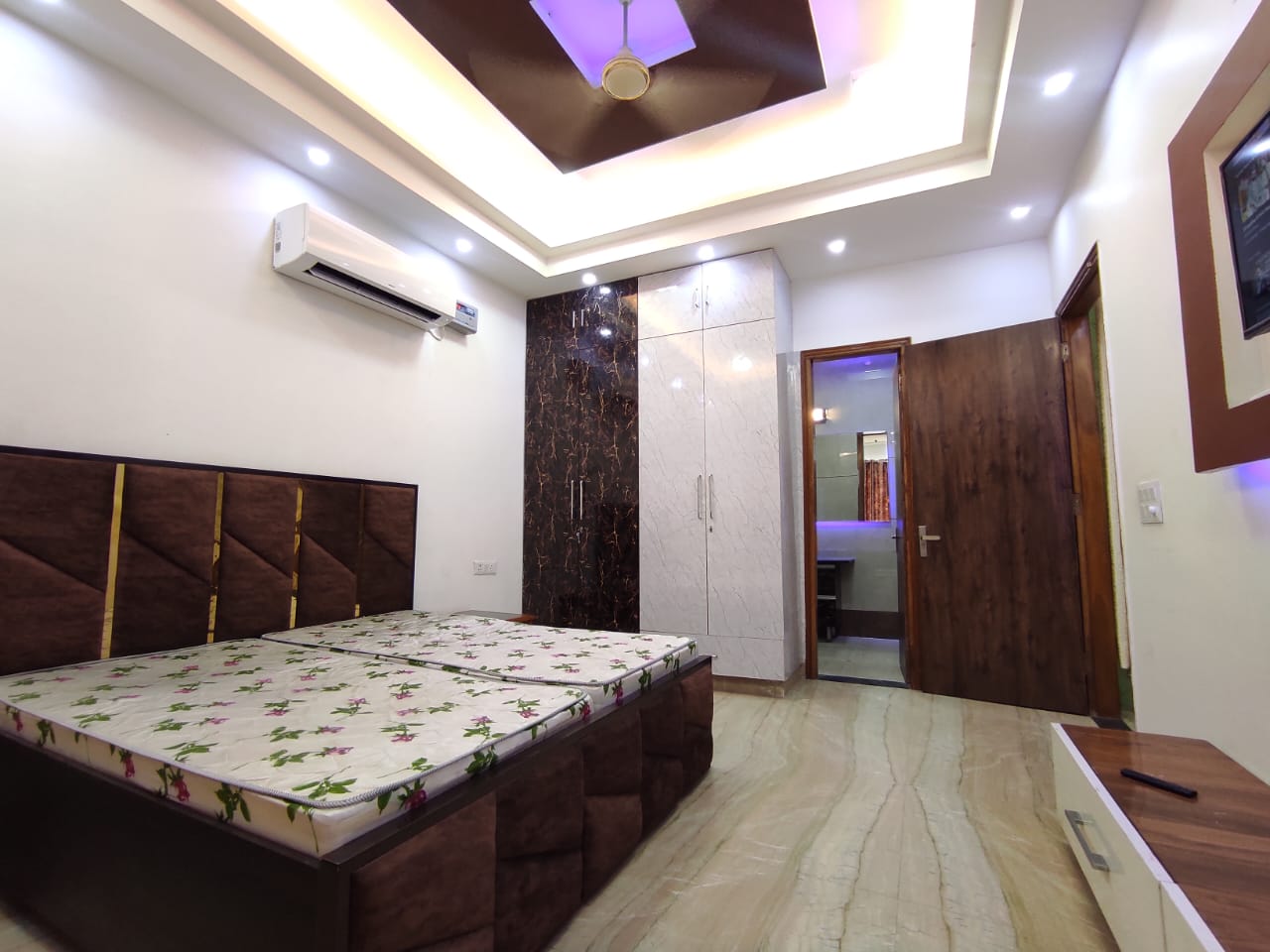 3 BHK + Pooja Room Builder Floor For Rent in SS 100