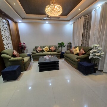 Living Room in 3.5 BHK Apartment at Eldeco Elegance, Gomti Nagar – for Rent