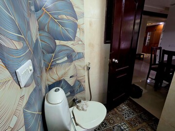 Bathroom in 3.5 BHK Apartment at Eldeco Elegance, Gomti Nagar – for Rent