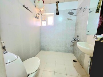 Bathroom in 3.5 BHK Apartment at Eldeco Elegance, Gomti Nagar – for Rent
