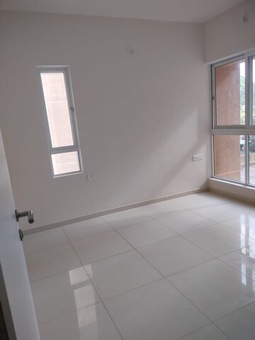 Room in 3 BHK Apartment at Godrej Green Vistas, Mahalunge – for Rent