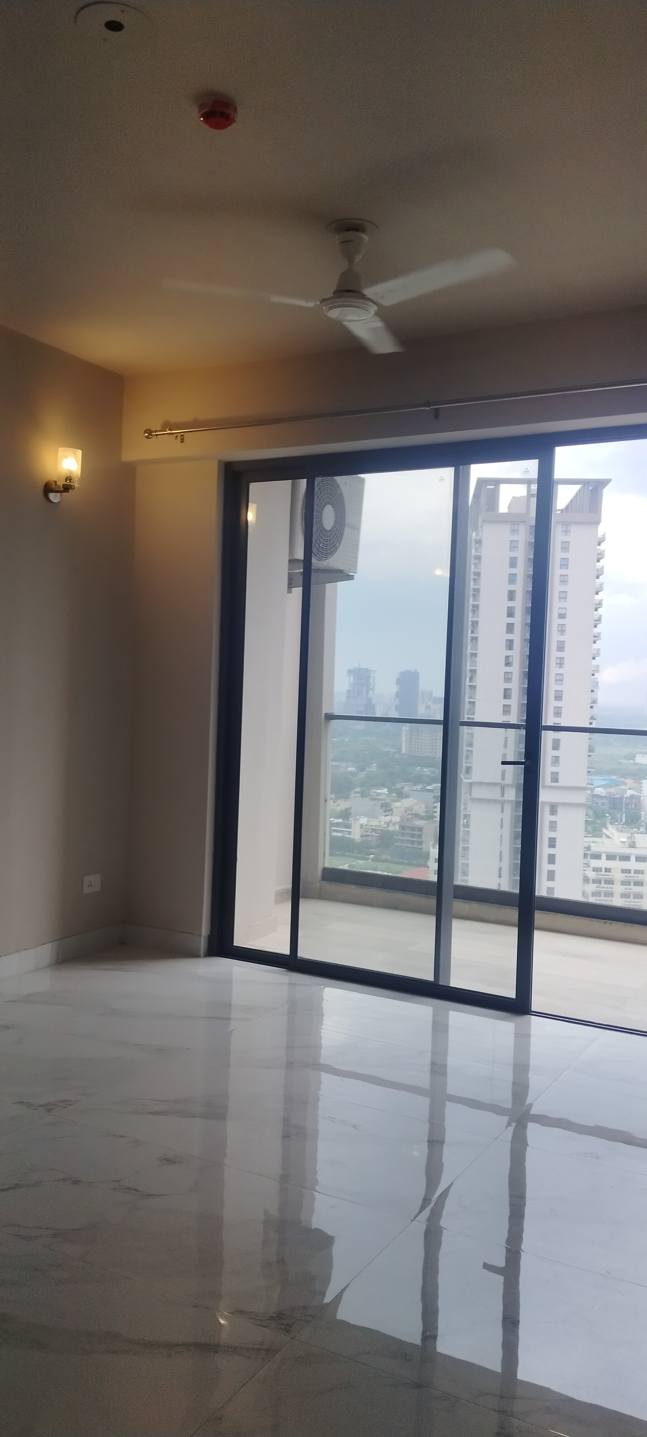 2 BHK + Pooja Room Apartment For Rent in M3M Heights
