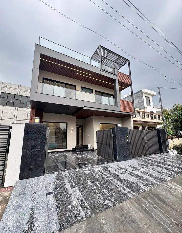 6 BHK + Pooja Room,Servant Room,Study Room Independent House For Sale in Desire Properties