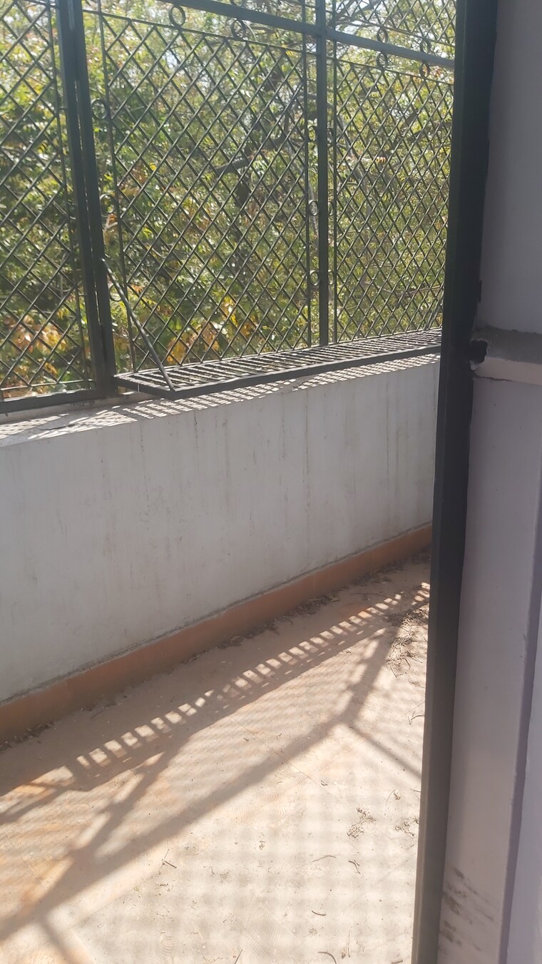 Balcony, mayur vihar 2.5 Bedroom 1050 Sq.Ft. Apartment In Mayur Vihar Delhi 9103080