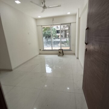 Room in 2 BHK Apartment at Jiten Apartment, Andheri West – for Rent