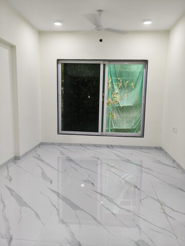 2 BHK Apartment For Rent in Runwal Symphony, Santacruz East
