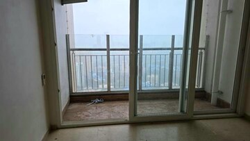 Room in 4 BHK Apartment at Runwal Anthurium, Mulund West – for Sale