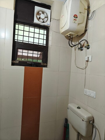 Bathroom in 1 BHK Builder Floor at Sector 46 – for Rent