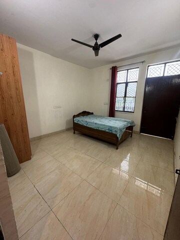 Bedroom in 2 BHK Builder Floor at Sector 46 – for Rent