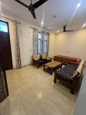 Living Room in 2 BHK Builder Floor at Sector 46 – for Rent