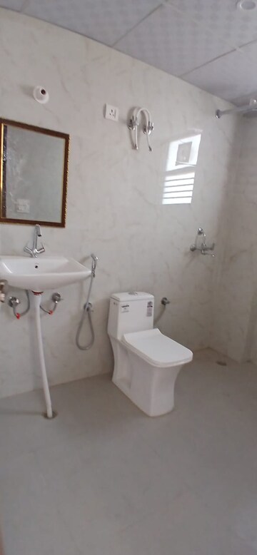Bathroom in 1 BHK Builder Floor at Sector 51 – for Rent