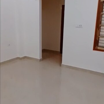 Room in 2 BHK Independent House at Gomti Nagar – for Rent