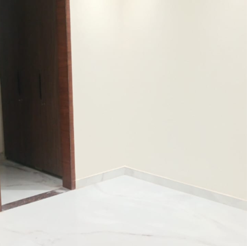 Room in 5 BHK Independent House at Sushant Golf City – for Rent
