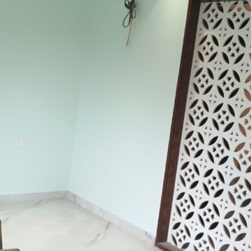 Room in 5 BHK Independent House at Sushant Golf City – for Rent