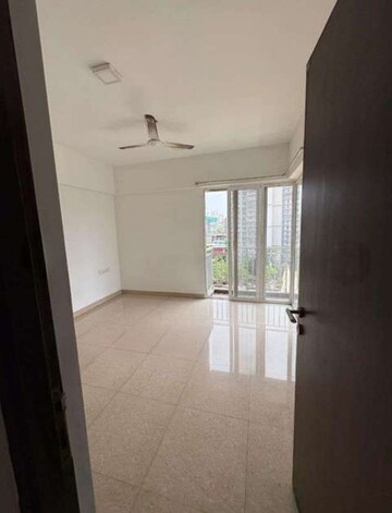 Master Bedroom in 3 BHK Apartment at The Wadhwa Platina, Kolshet Road – for Rent