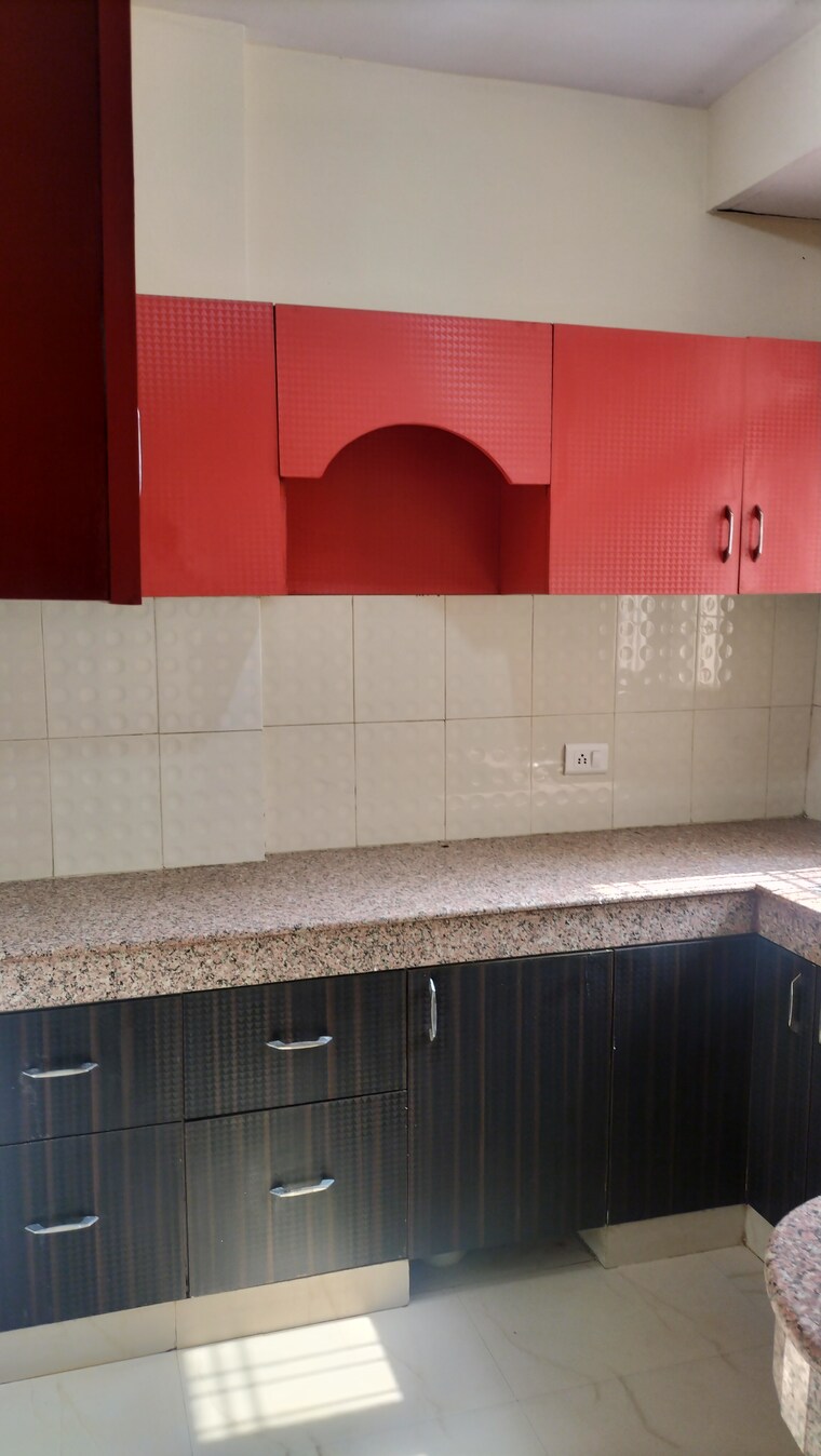 Kitchen, srs-royal-hills 2.5 Bedroom 1133 Sq.Ft. Apartment In Sector 87 Faridabad 9103195