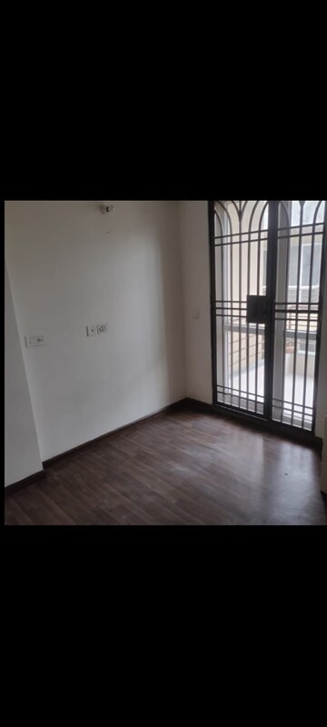 Room in 3 BHK Builder Floor at BPTP Park Elite Floors, Sector 85 – for Rent