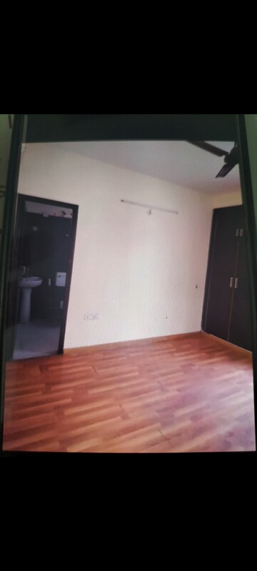 Room in 3 BHK Apartment at SRS Royal Hills, Sector 87 – for Rent