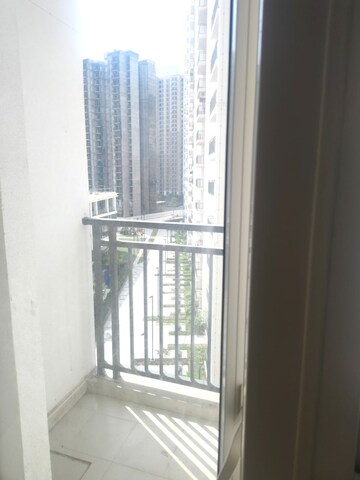 2 BHK Apartment For Rent in Eldeco Live By The Greens, Sector 150