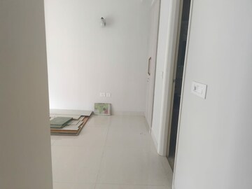 Room in 2 BHK Apartment at Eldeco Live By The Greens, Sector 150 – for Rent