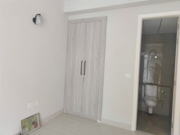 Room in 2 BHK Apartment at Eldeco Live By The Greens, Sector 150 – for Rent