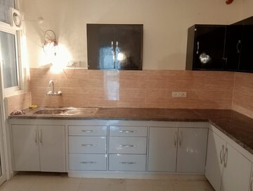 Kitchen in 2 BHK Villa at Gomti Nagar – for Rent