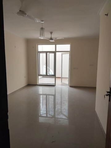 Room in 2 BHK Villa at Gomti Nagar – for Rent