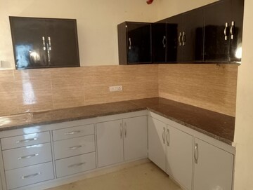 Kitchen in 2 BHK Villa at Gomti Nagar – for Rent