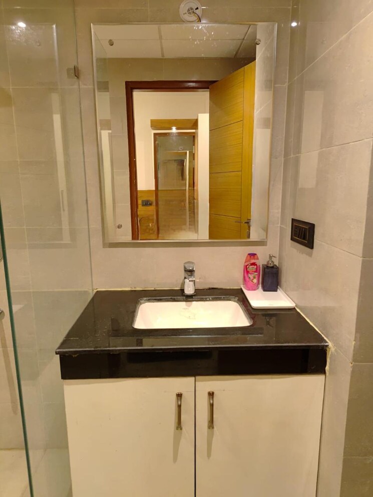 Attached Bathroom, gomti nagar Pg For Boys & Girls In Gomti Nagar 9103251