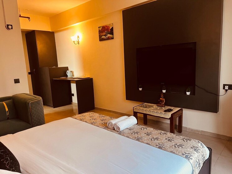 Bedroom, gomti nagar Pg For Boys & Girls In Gomti Nagar 9103251