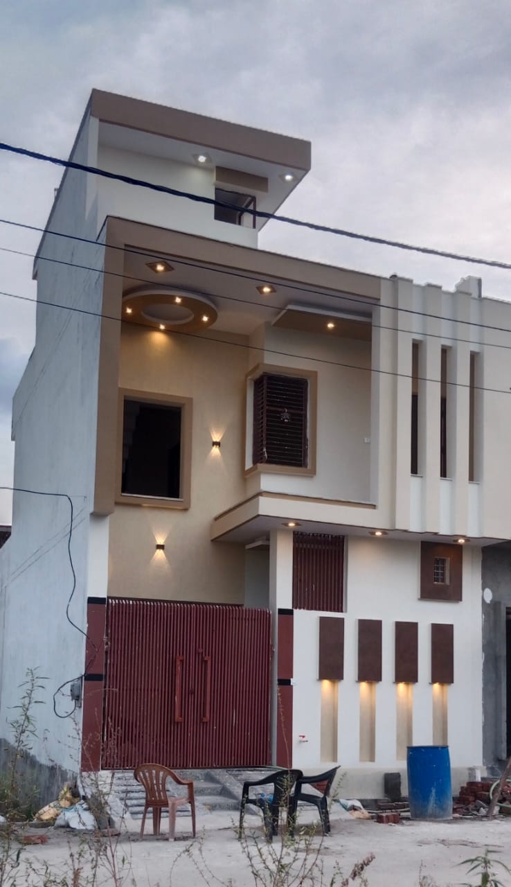 3 BHK + Servant Room Independent House For Sale in Krishna Kunj 