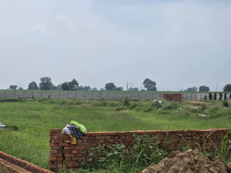 undefined, rohta road  105 Sq.Yd. Plot In Rohta Road Meerut 9103266