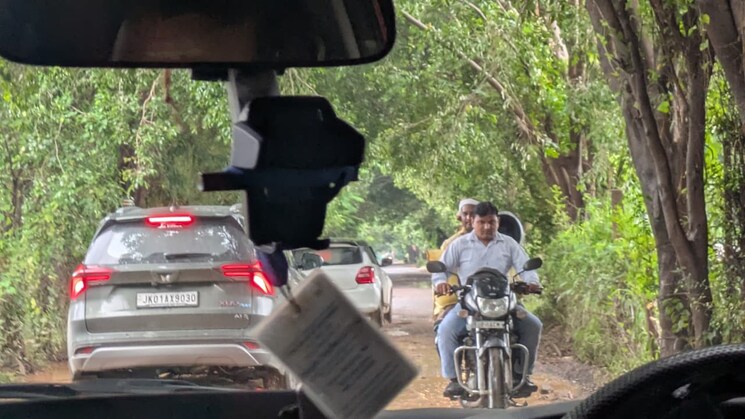  Parking, sector 135  1000 Sq.Yd. Plot In Sector 135 Noida 9103273