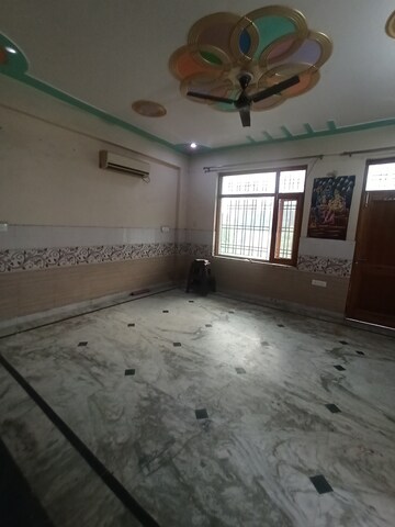 Room in 3.5 BHK Independent House at Sector 112 – for Rent