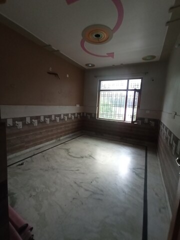 Room in 3.5 BHK Independent House at Sector 112 – for Rent