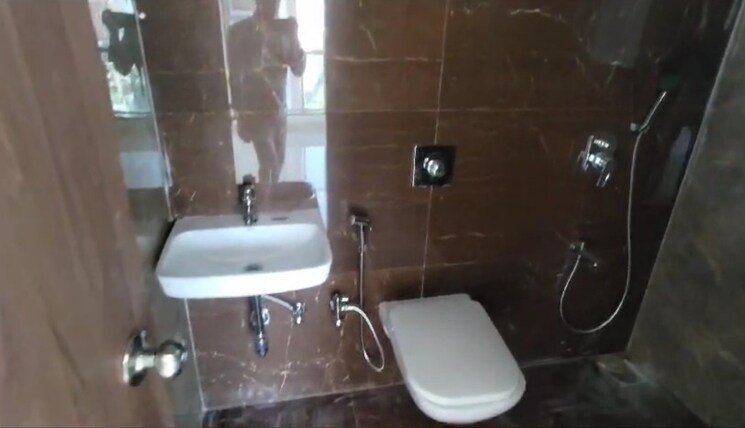 Bathroom, dadar east 2 Bedroom 800 Sq.Ft. Apartment In Dadar East Mumbai 9103347