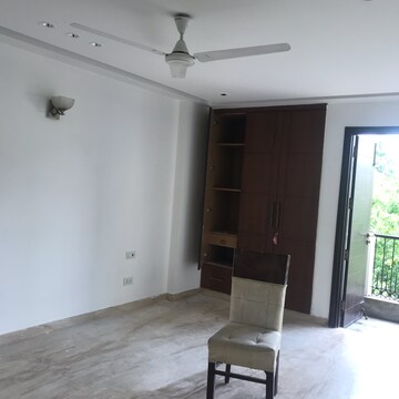 Room in 4 BHK Builder Floor at Lajpat Nagar Iii – for Rent