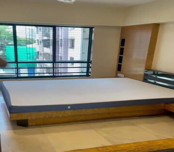 Bedroom in 3 BHK Apartment at Dadar East – for Rent