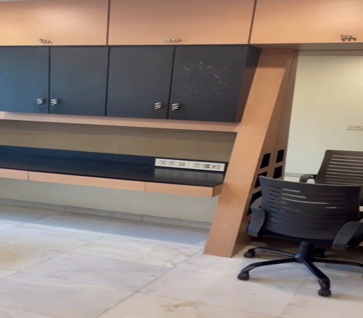 undefined, dadar east 3 Bedroom 1300 Sq.Ft. Apartment In Dadar East Mumbai 9103354