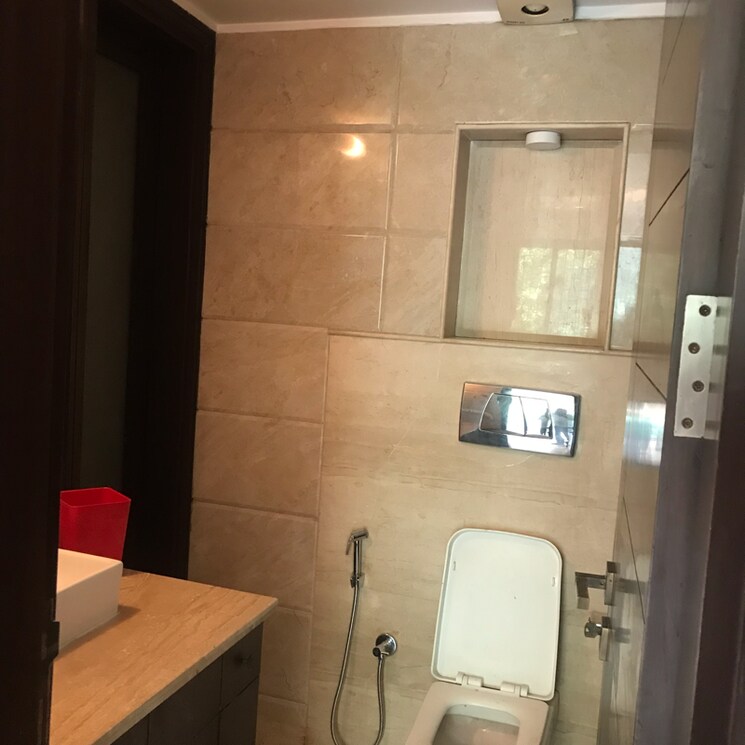 Bathroom, lajpat nagar iii 4 Bedroom 2700 Sq.Ft. Builder Floor In Lajpat Nagar Iii Delhi 9103387