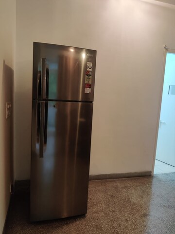 Room in 3 BHK Apartment at Udhay Giri, Sector 34 – for Rent