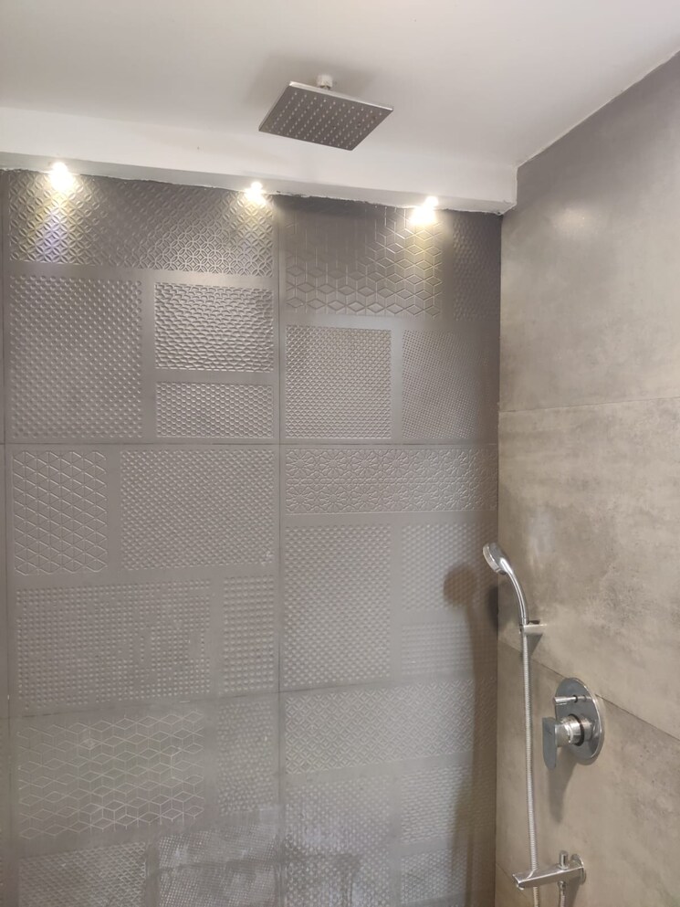 Bathroom, udhay-giri 3 Bedroom 1450 Sq.Ft. Apartment In Sector 34 Noida 9103426
