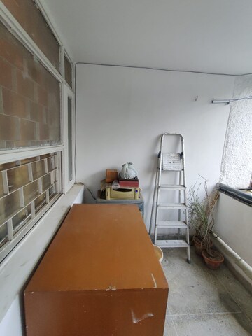 Living Room in 3 BHK Apartment at Udhay Giri, Sector 34 – for Rent
