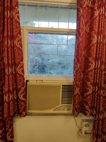 Bedroom in 3 BHK Apartment at Udhay Giri, Sector 34 – for Rent