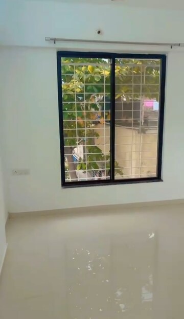 Room in 1.5 BHK Apartment at ARV Uthville, Kharadi – for Rent